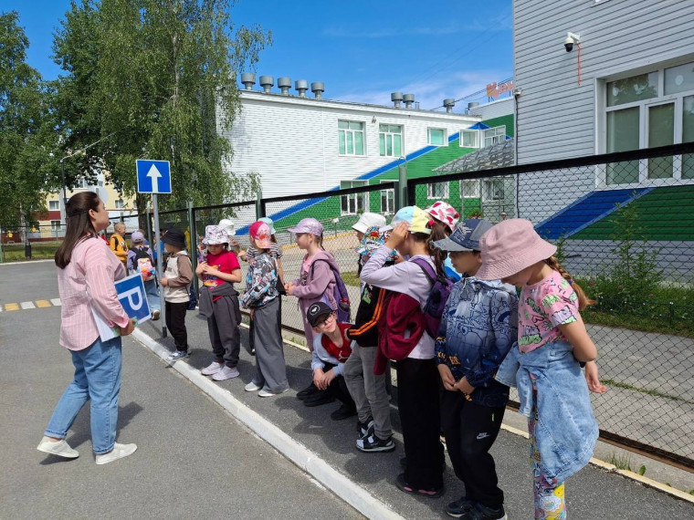 СВЕТОФОР В АВТОГОРОДКЕ.